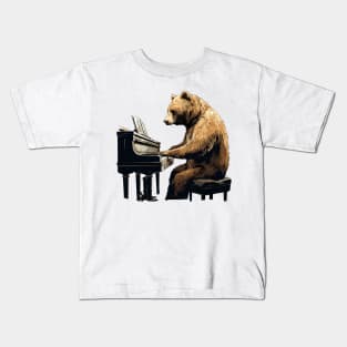 Grizzly Bear playing piano Kids T-Shirt
